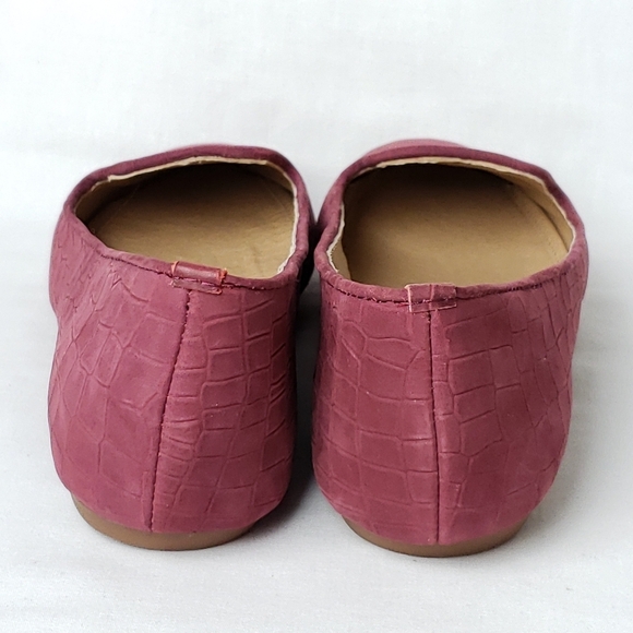 Splendid Burgundy Vegan Suede Crocodile Embossed Flats - Picture 4 of 7